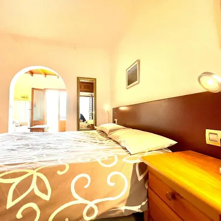 Casa Rural En Finca Con Estupenda Vista A Volcan, Lanzarote