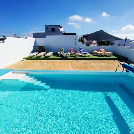 Casa Rural En Finca Con Estupenda Vista A Volcan, Lanzarote *