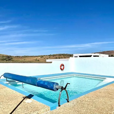 Casa Rural En Finca Con Estupenda Vista A Volcan, Lanzarote *