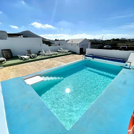 Casa Rural En Finca Con Estupenda Vista A Volcan, Lanzarote *
