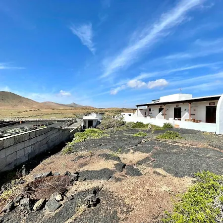 Εξοχικό σπίτι Casa Rural En Finca Con Estupenda Vista A Volcan, Lanzarote *